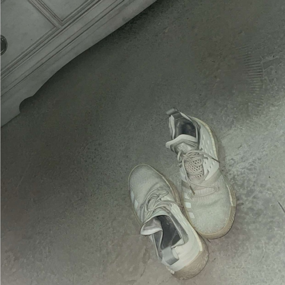 BO Men’s White basketball shoes